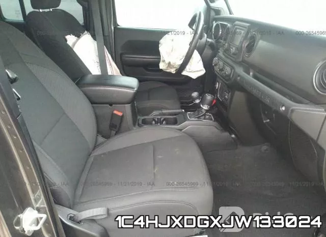 1C4HJXDGXJW133024_5.webp