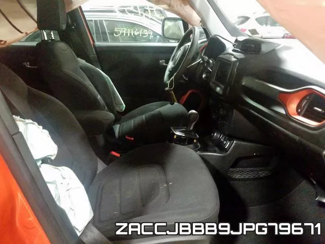 ZACCJBBB9JPG79671_5.webp
