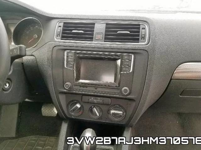 3VW2B7AJ3HM370576_9.webp