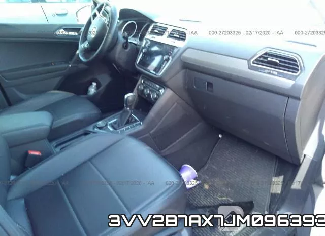 3VV2B7AX7JM096393_5.webp