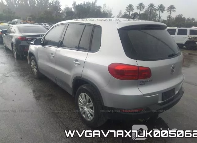 WVGAV7AX7JK005062_3.webp