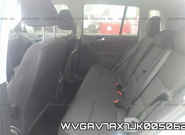 WVGAV7AX7JK005062_8.webp