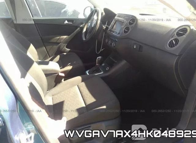 WVGAV7AX4HK048929_5.webp