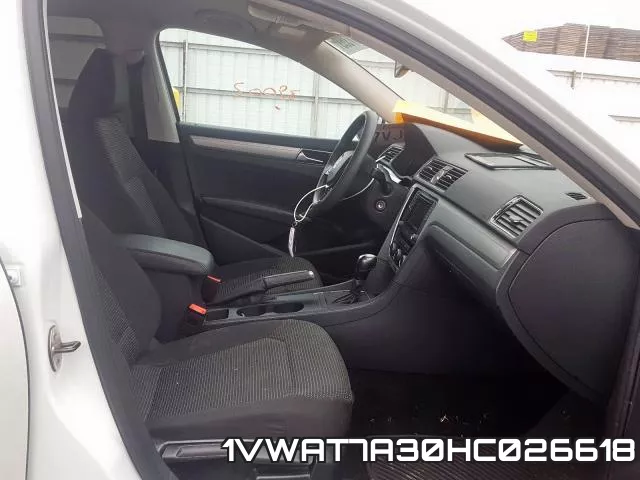 1VWAT7A30HC026618_5.webp