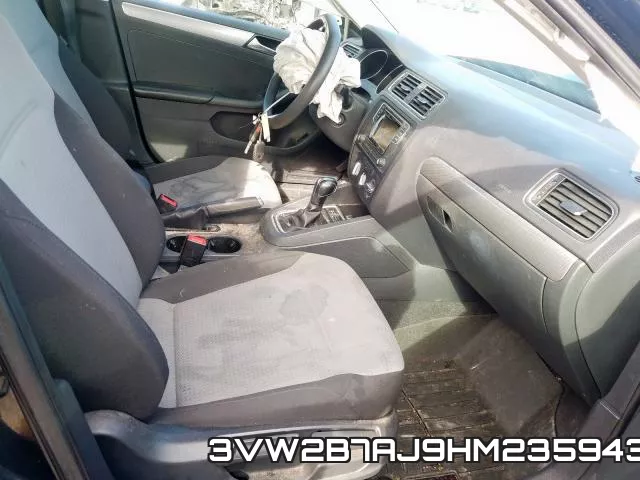 3VW2B7AJ9HM235943