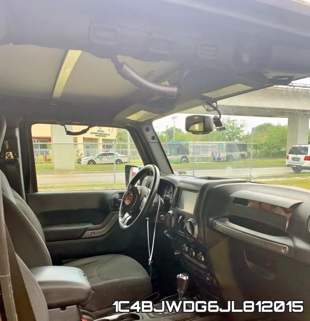 1C4BJWDG6JL812015_5.webp