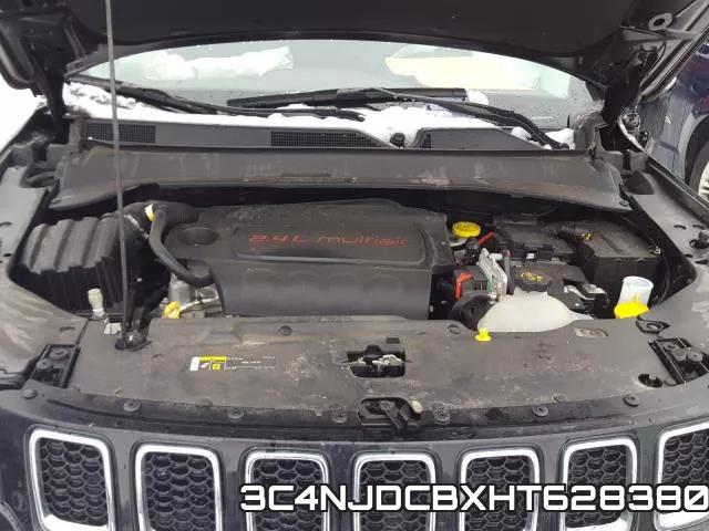 3C4NJDCBXHT628380_7.webp