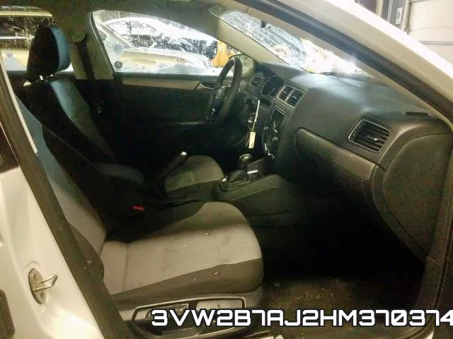 3VW2B7AJ2HM370374_5.webp