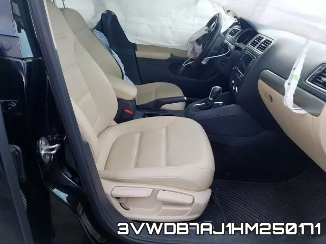 3VWDB7AJ1HM250171_5.webp