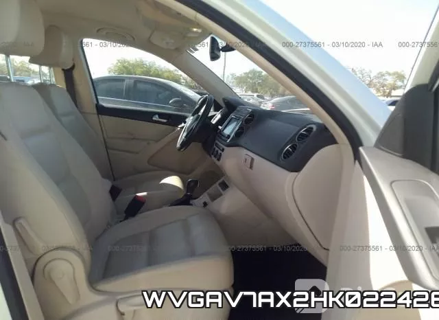 WVGAV7AX2HK022426_5.webp