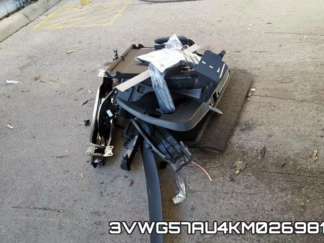 3VWG57AU4KM026981_9.webp