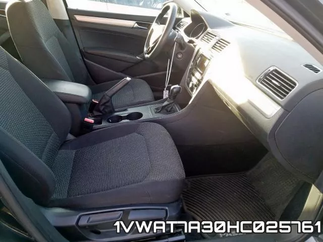 1VWAT7A30HC025761