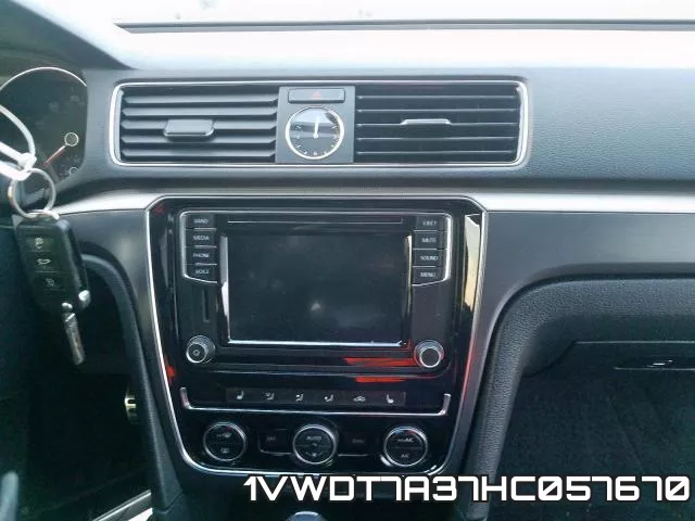 1VWDT7A37HC057670_9.webp
