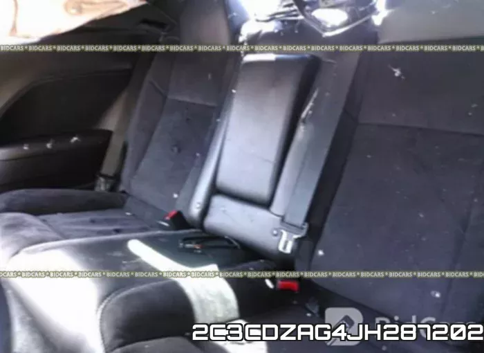 2C3CDZAG4JH287202_8.webp