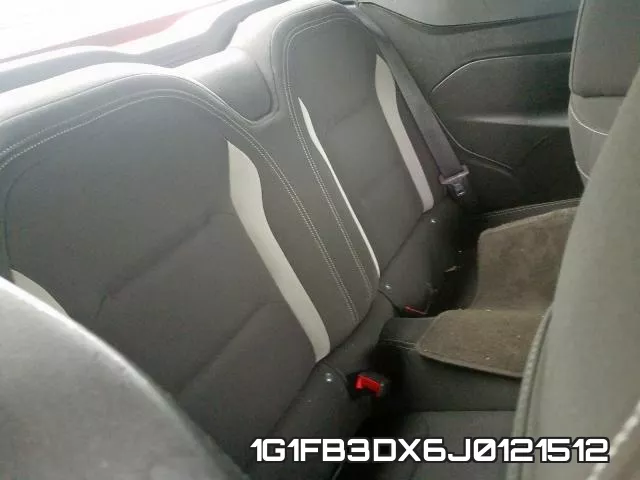 1G1FB3DX6J0121512_6.webp