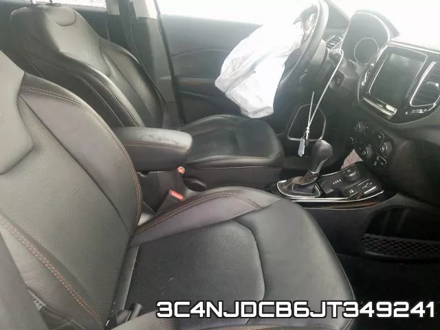 3C4NJDCB6JT349241_5.webp
