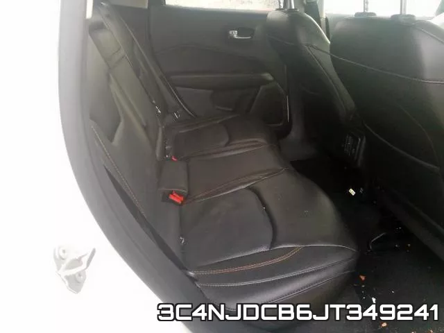 3C4NJDCB6JT349241_6.webp