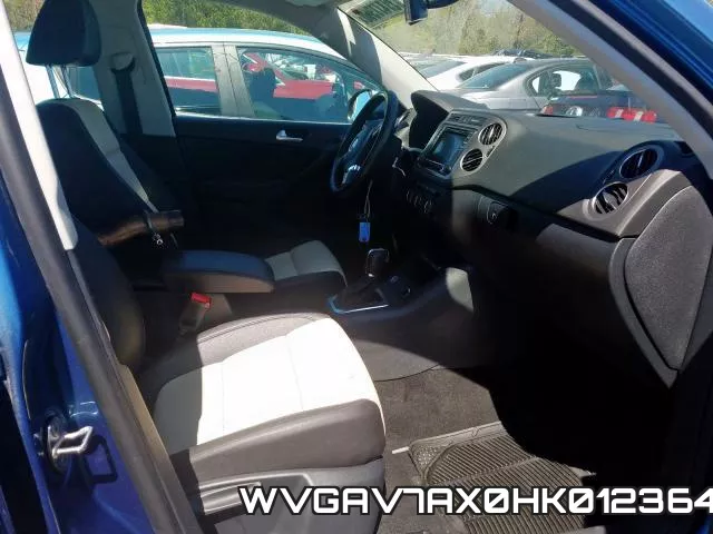 WVGAV7AX0HK012364_5.webp