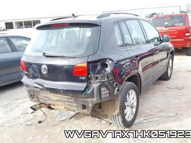 WVGAV7AX7HK051923_4.webp