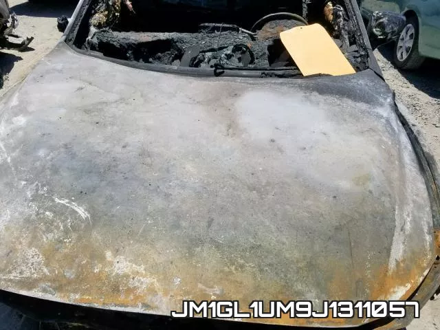 JM1GL1UM9J1311057_7.webp