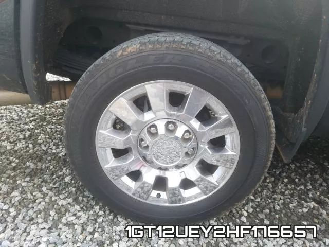 1GT12UEY2HF176657_9.webp