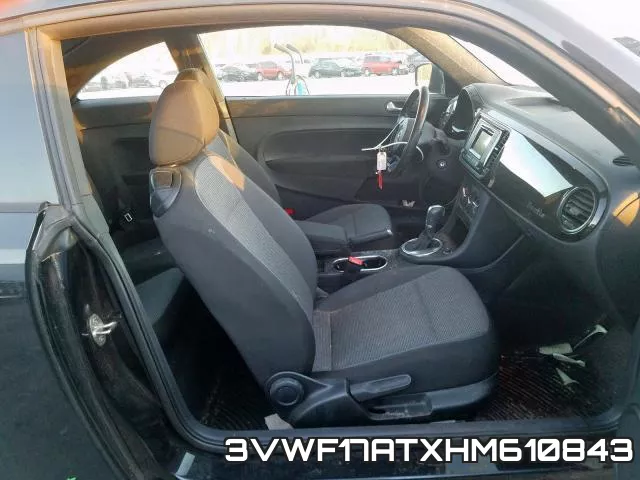3VWF17ATXHM610843_5.webp