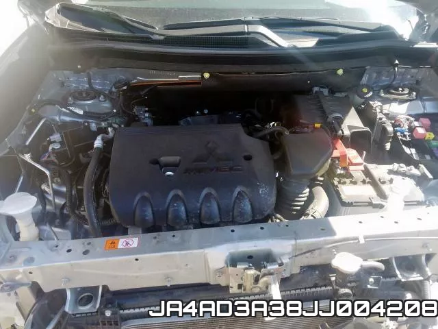 JA4AD3A38JJ004208_7.webp