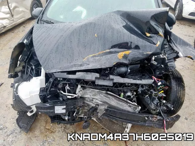 KNADM4A37H6025019_9.webp