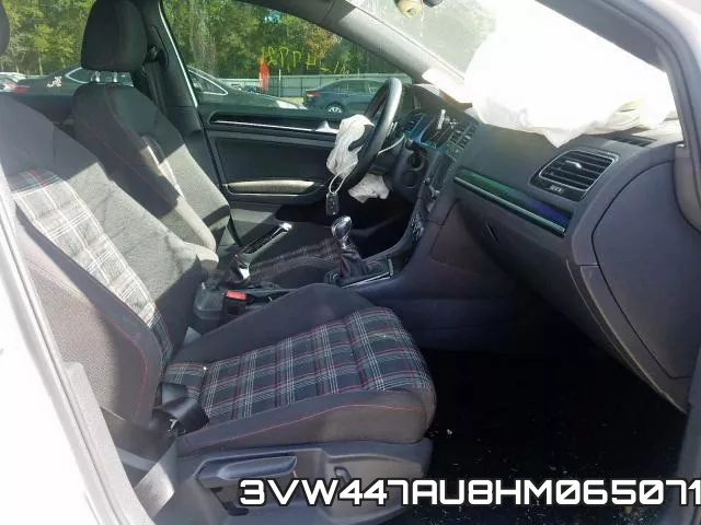 3VW447AU8HM065071_5.webp