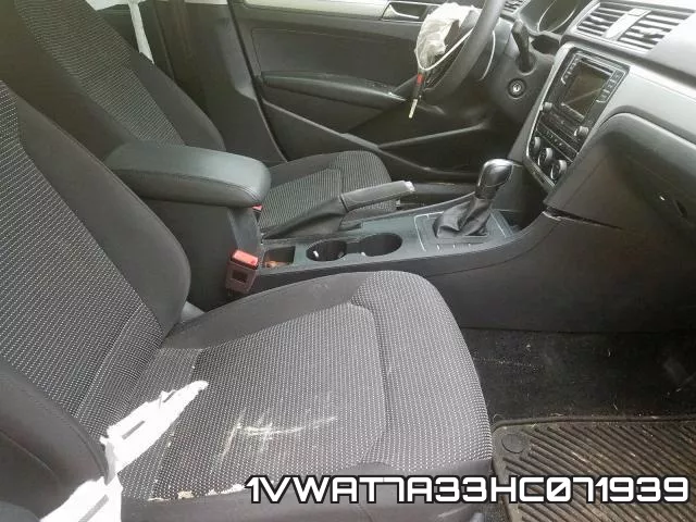 1VWAT7A33HC071939_5.webp