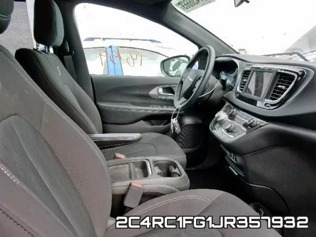 2C4RC1FG1JR357932_5.webp