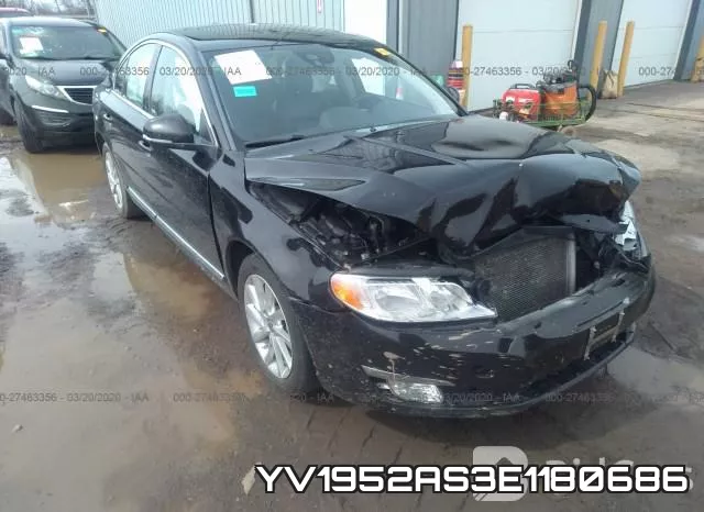 YV1952AS3E1180686
