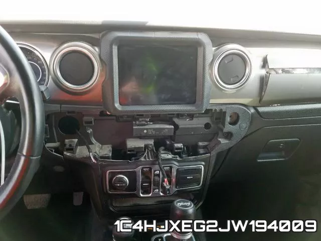 1C4HJXEG2JW194009_9.webp