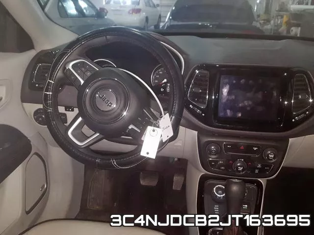 3C4NJDCB2JT163695_9.webp