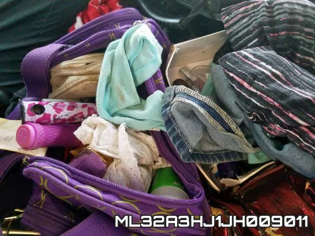 ML32A3HJ1JH009011_9.webp