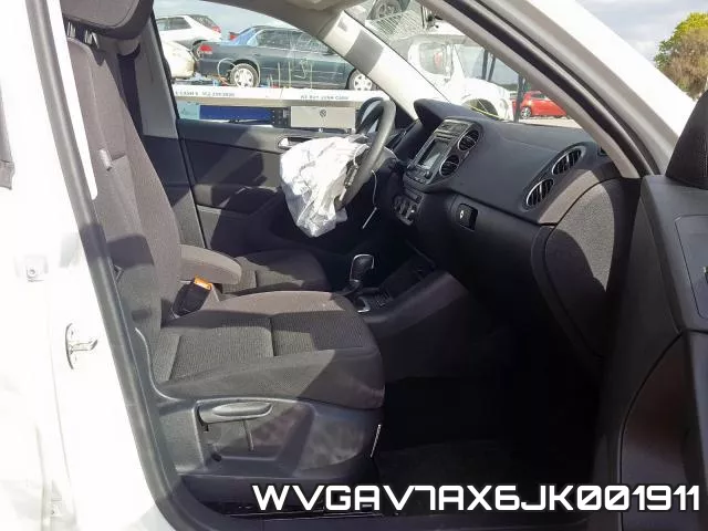 WVGAV7AX6JK001911_5.webp