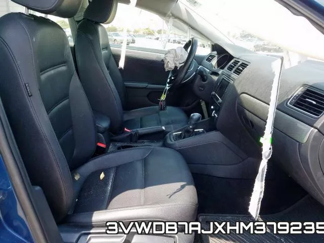 3VWDB7AJXHM379235_5.webp