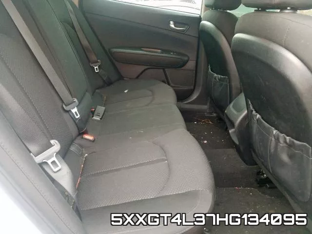 5XXGT4L37HG134095_6.webp