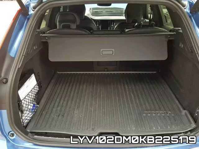 LYV102DM0KB225179_9.webp