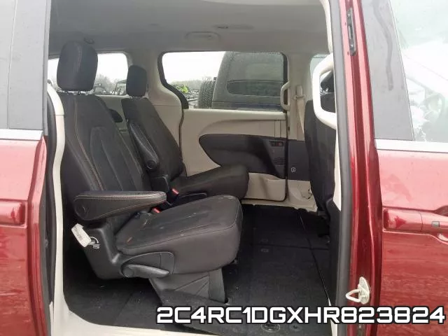 2C4RC1DGXHR823824_6.webp