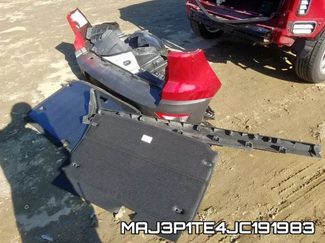 MAJ3P1TE4JC191983_9.webp