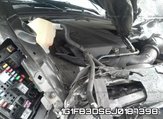 1G1FB3DS6J0187398