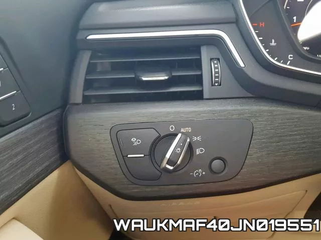 WAUKMAF40JN019551_9.webp