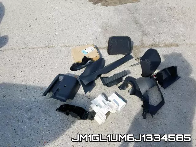 JM1GL1UM6J1334585_9.webp