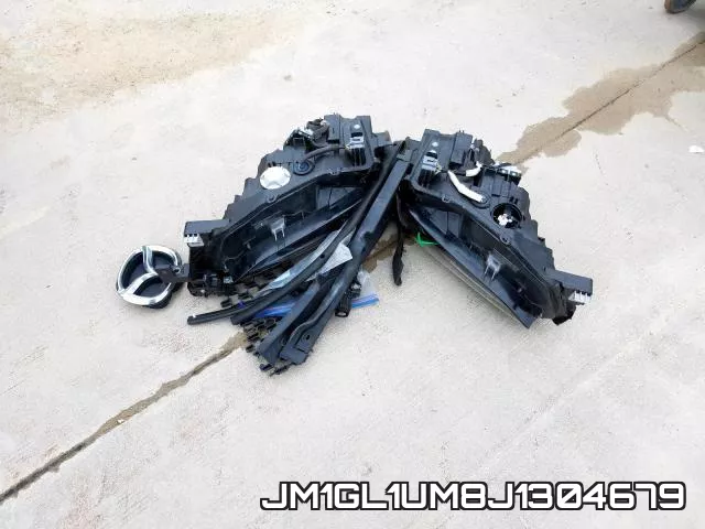 JM1GL1UM8J1304679_9.webp