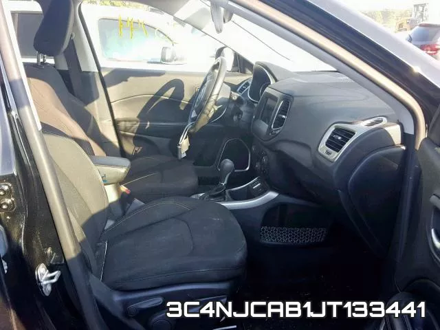 3C4NJCAB1JT133441_5.webp