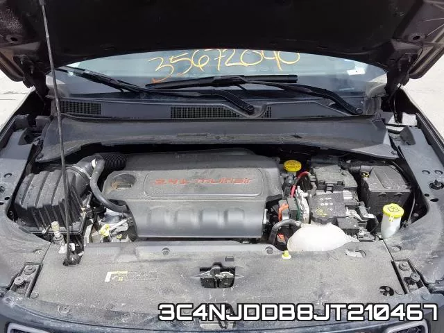 3C4NJDDB8JT210467_7.webp