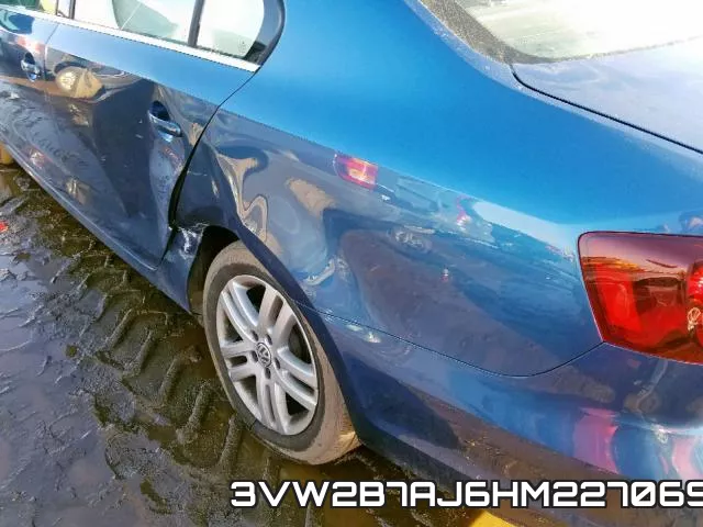 3VW2B7AJ6HM227069_9.webp