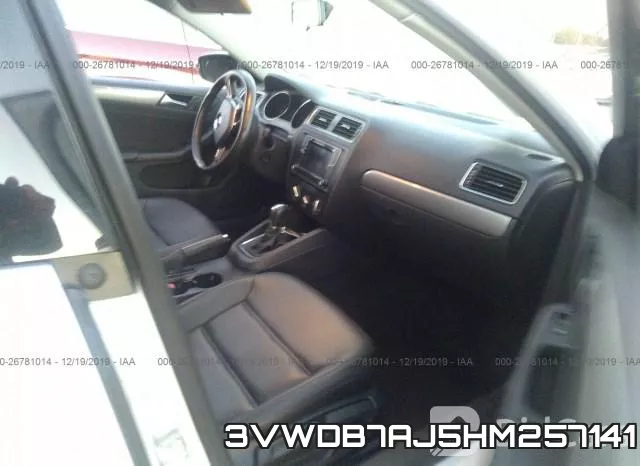 3VWDB7AJ5HM257141_5.webp