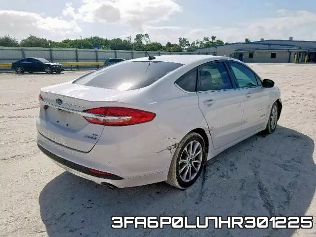 3FA6P0LU7HR301225_4.webp